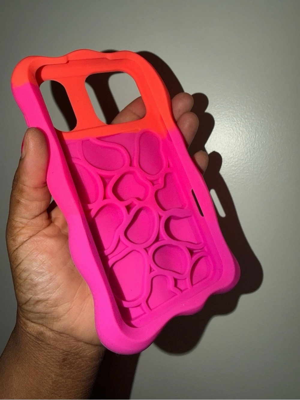iPhone 17 pro max Silicone Bubble Grip Phone Case - Pink & Orange - Picture 2 of 4